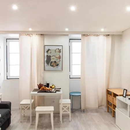 Madalena Second Floor Appartamento Lisbona