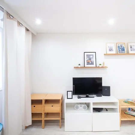 Madalena Second Floor - Bright In Baixa 리스본