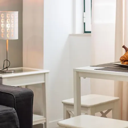 Apartment Madalena Second Floor - Bright In Baixa